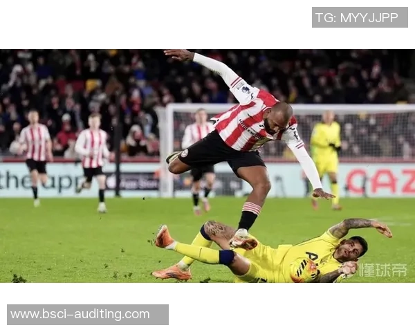 足球阿里与对手激烈冲突引发赛场打架事件引发热议